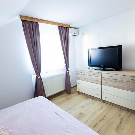 Apartmani Tomsic Darda Exteriör bild