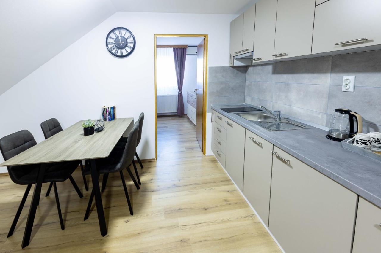 Apartmani Tomsic Darda Exteriör bild