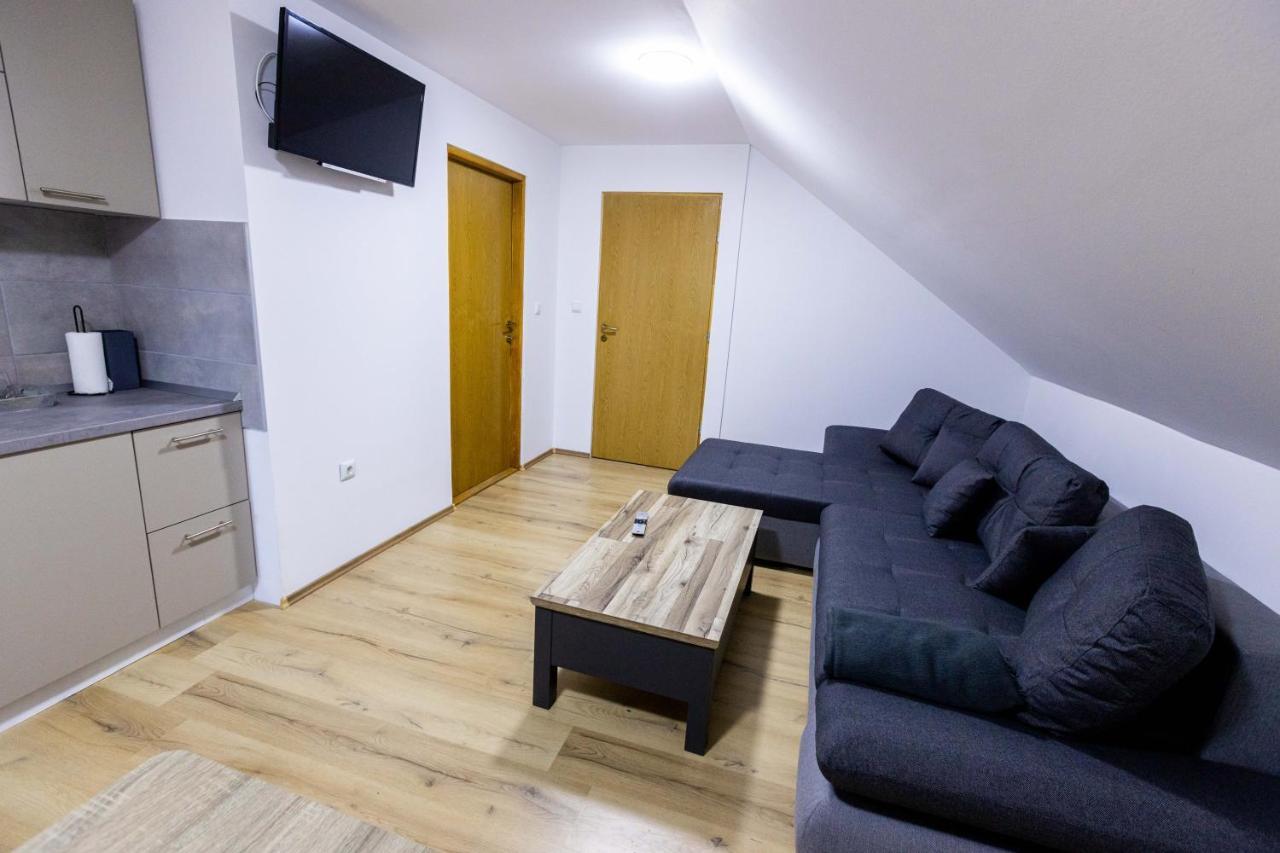 Apartmani Tomsic Darda Exteriör bild